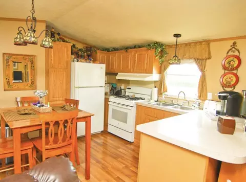 Kitchen - 33850 E 2900 North Rd, Dwight, IL 60420 photo 2 of 2