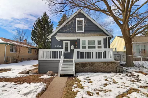 2904 Edina Blvd, Zion, IL 60099