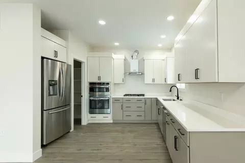 Kitchen - 379 Larkspur Ln, Normal, IL 61761 photo 2 of 5