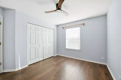Bedroom - 2140 Colchester Ave, Hoffman Estates, IL 60192 photo 4 of 5