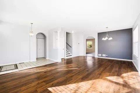Living - 2140 Colchester Ave, Hoffman Estates, IL 60192 photo 3 of 10