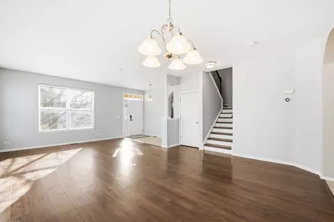 Living - 2140 Colchester Ave, Hoffman Estates, IL 60192 photo 6 of 10