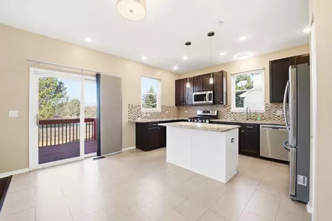 Kitchen - 2140 Colchester Ave, Hoffman Estates, IL 60192 photo 1 of 4