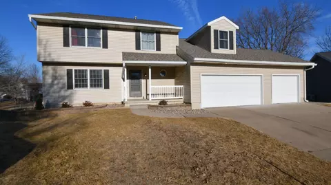 4409 Regency Pl, Davenport, IA 52806
