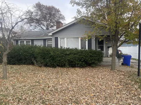 Exterior - 213 S Summit St, Wheaton, IL 60187 photo 2 of 2
