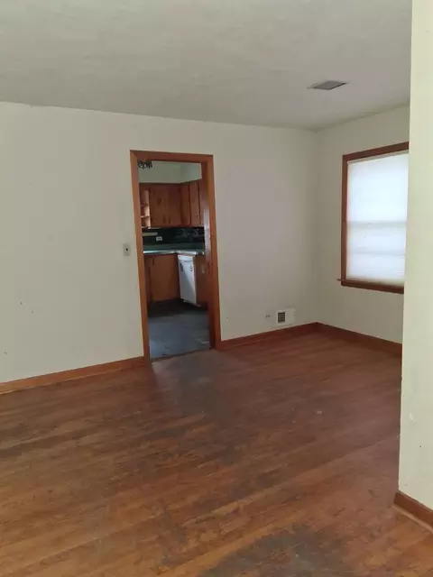 Living - 213 S Summit St, Wheaton, IL 60187 photo 2 of 4