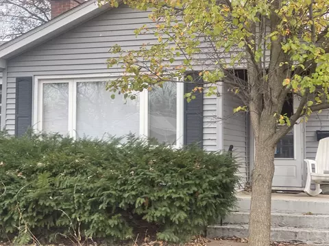 213 S Summit St, Wheaton, IL 60187