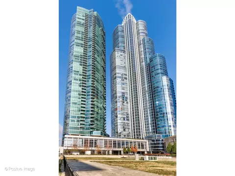 1201 S Prairie Ave #2402, Chicago, IL 60605