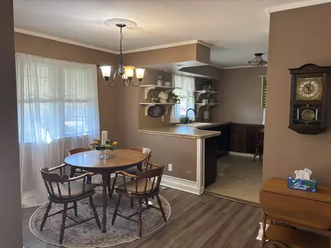 Dining - 400 E Knox St, Morrison, IL 61270 photo 1 of 1