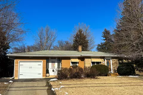 400 E Knox St, Morrison, IL 61270