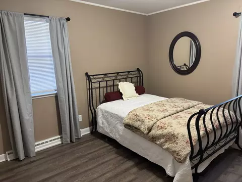 Bedroom - 400 E Knox St, Morrison, IL 61270 photo 3 of 4