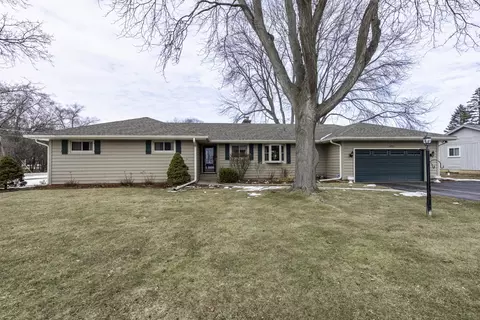 10222 W Bairstow Ave, Beach Park, IL 60087