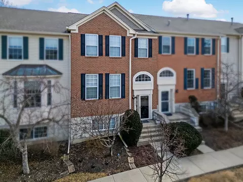 123 Willow Blvd, Willow Springs, IL 60480