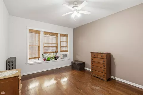 Bedroom - 1404 E 56th St #1, Chicago, IL 60637 photo 1 of 2