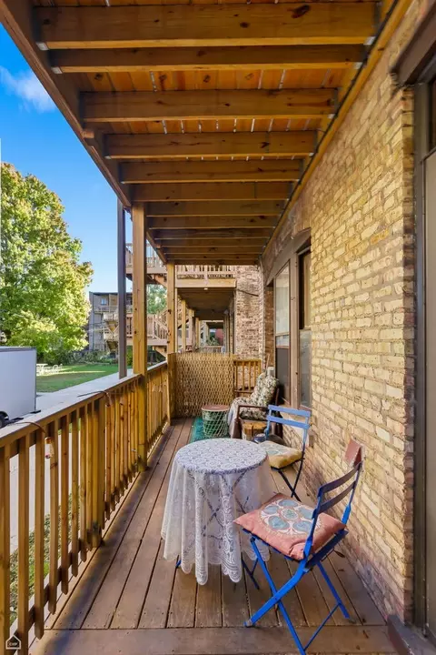 Exterior - 1404 E 56th St #1, Chicago, IL 60637 photo 2 of 3