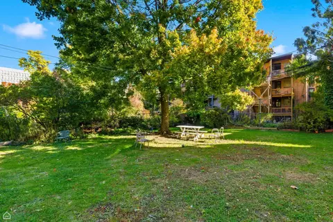 Exterior - 1404 E 56th St #1, Chicago, IL 60637 photo 3 of 3