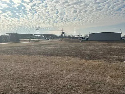 00 Maynard Way, Dewitt, IA 52742 photo 3