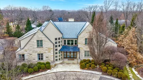 2 Bridlewood Rd, Northbrook, IL 60062