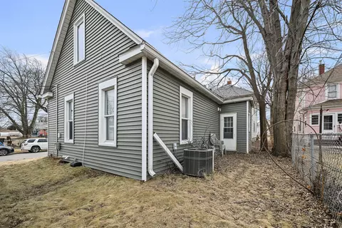 Exterior - 1715 3rd St, Moline, IL 61265 photo 3 of 4