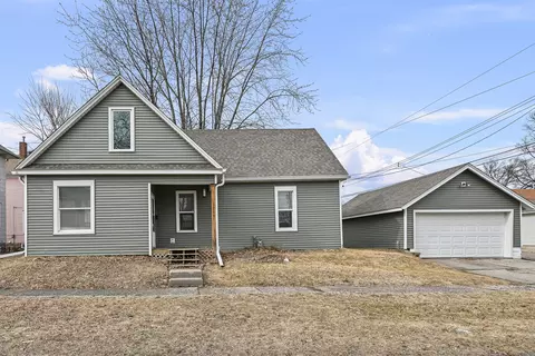 1715 3rd St, Moline, IL 61265