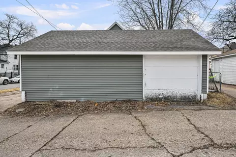 Exterior - 1715 3rd St, Moline, IL 61265 photo 4 of 4