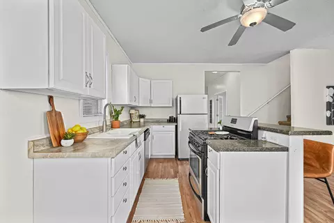 Kitchen - 1715 3rd St, Moline, IL 61265 photo 4 of 4