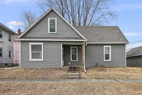 Exterior - 1715 3rd St, Moline, IL 61265 photo 2 of 4