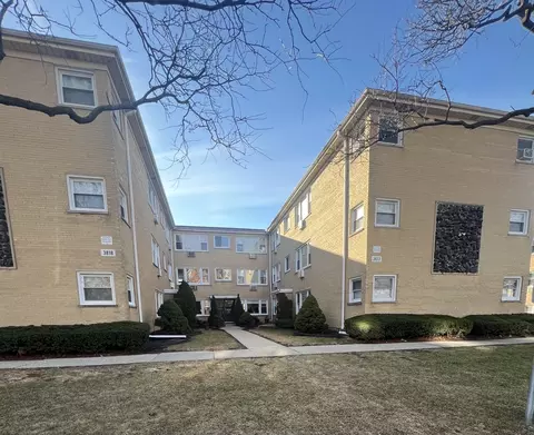 3820 Ruby St #3N, Schiller Park, IL 60176