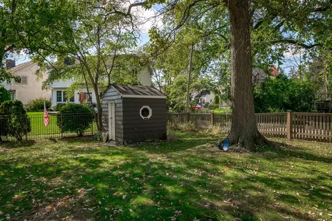 Exterior - 522 E Park Manor Ct, Elmhurst, IL 60126 photo 5 of 8