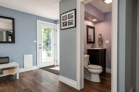 Entry Way - 522 E Park Manor Ct, Elmhurst, IL 60126 photo 2 of 2