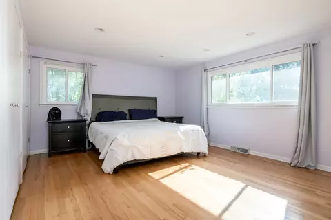 Bedroom - 522 E Park Manor Ct, Elmhurst, IL 60126 photo 3 of 3