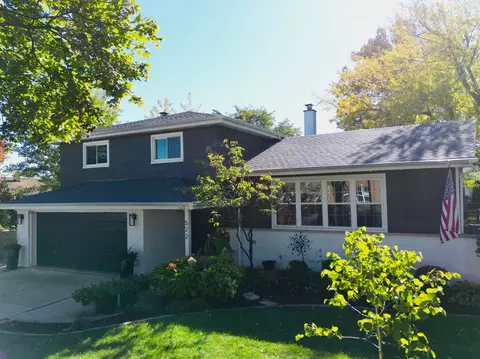 Exterior - 522 E Park Manor Ct, Elmhurst, IL 60126 photo 7 of 8