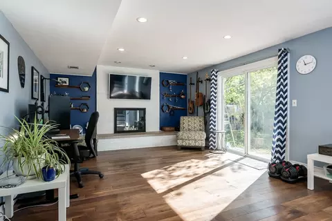 Other - 522 E Park Manor Ct, Elmhurst, IL 60126 photo 1 of 6