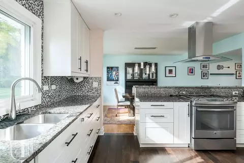 Kitchen - 522 E Park Manor Ct, Elmhurst, IL 60126 photo 3 of 3