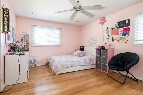 Bedroom - 522 E Park Manor Ct, Elmhurst, IL 60126 photo 2 of 3
