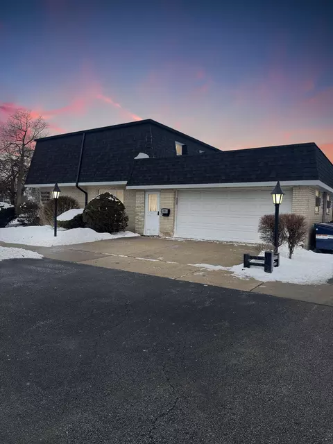 18356 Myrtle Ct #1, Lansing, IL 60438