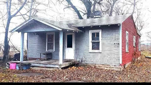 2280 E Hickory St, Decatur, IL 62526