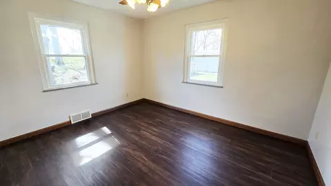 Bedroom - 23 Park Ln, Centralia, IL 62801 photo 1 of 7