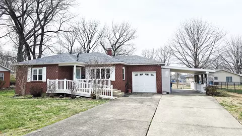 Exterior - 23 Park Ln, Centralia, IL 62801 photo 3 of 12