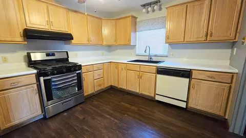 Kitchen - 23 Park Ln, Centralia, IL 62801 photo 2 of 4
