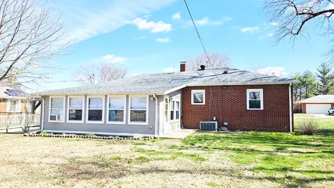 Exterior - 23 Park Ln, Centralia, IL 62801 photo 8 of 12