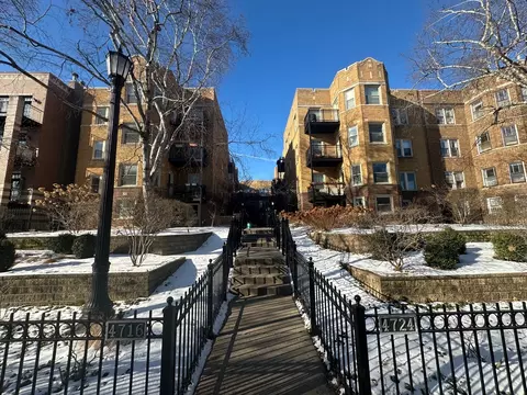 4718 N Beacon St #2S, Chicago, IL 60640