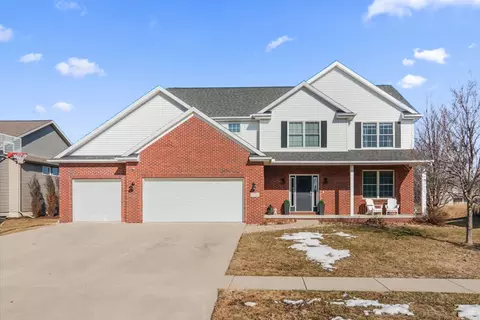 2812 Vrooman Ct, Bloomington, IL 61704