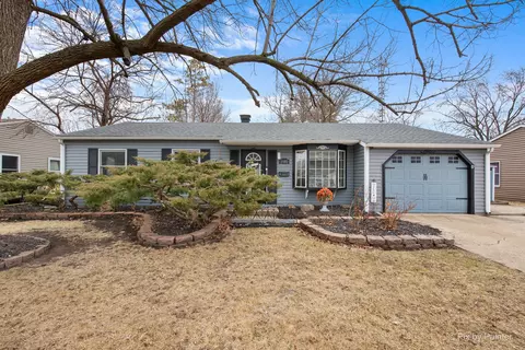 1405 Robinwood Dr, Aurora, IL 60506