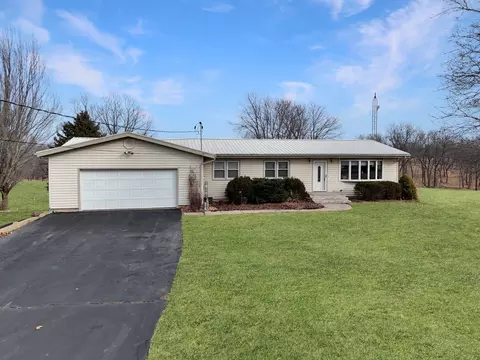 6057 N Lake Rd, Lena, IL 61048