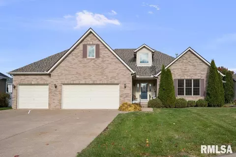 850 W Price St, Eldridge, IA 52748
