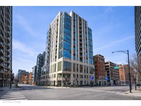 150 W Superior St #1105, Chicago, IL 60654