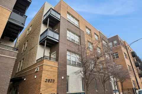 2923 N Clybourn Ave #403, Chicago, IL 60618