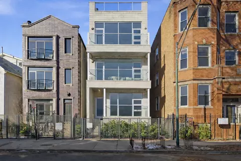 1076 N Marshfield Ave #2, Chicago, IL 60622