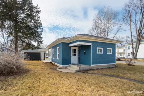 217 N Hugh St, Plano, IL 60545
